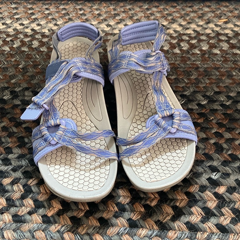 Bare trap sandals sz 8.5 worn once